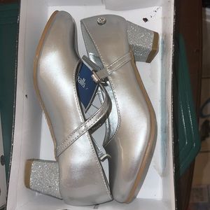 Kids Girls Sz 1 nine west silver Heels BRAND NEW
